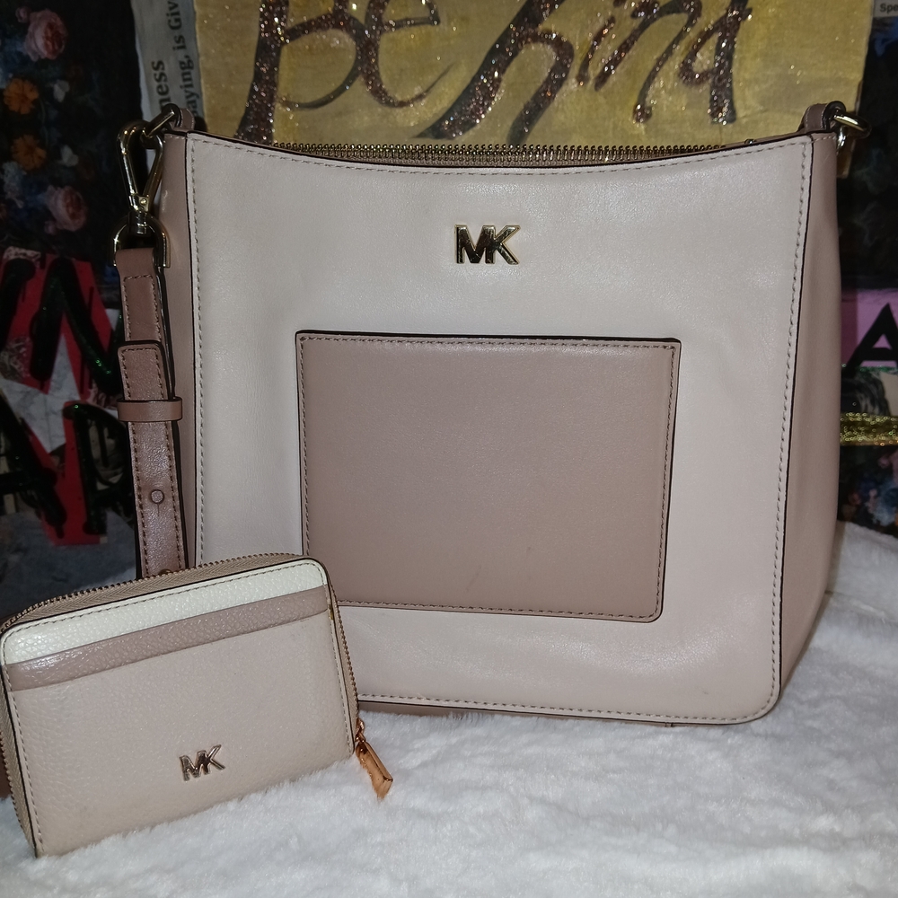 Michael Kors Pale Pink and Pink Women's Bag Set - Picture 2 of 6